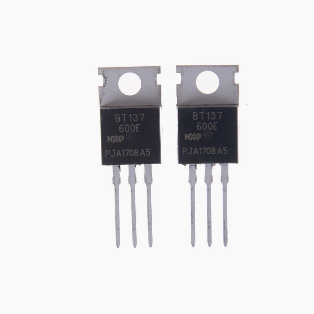 5 ks BT137-600E triak 8A 600V na riadenie a spínanie