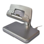 Rotujúca nabíjacia základňa a stojan pre iPad s USB káblom