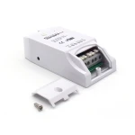 Conmutador Wifi Sonoff Pow instalado en un entorno de hogar inteligente