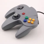 Kompatibilný ovládač Nintendo 64 s originálnym konektorom a čiernym káblom