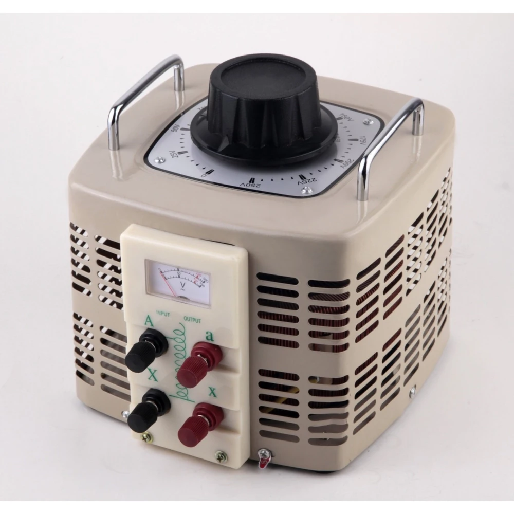 Conexiones de bornes para cables con conectores de horquilla en variac 5kva
